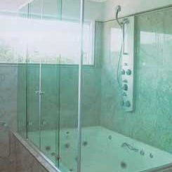 Box com Vidro Temperado